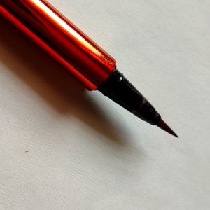 Rose gold shade eyeliner